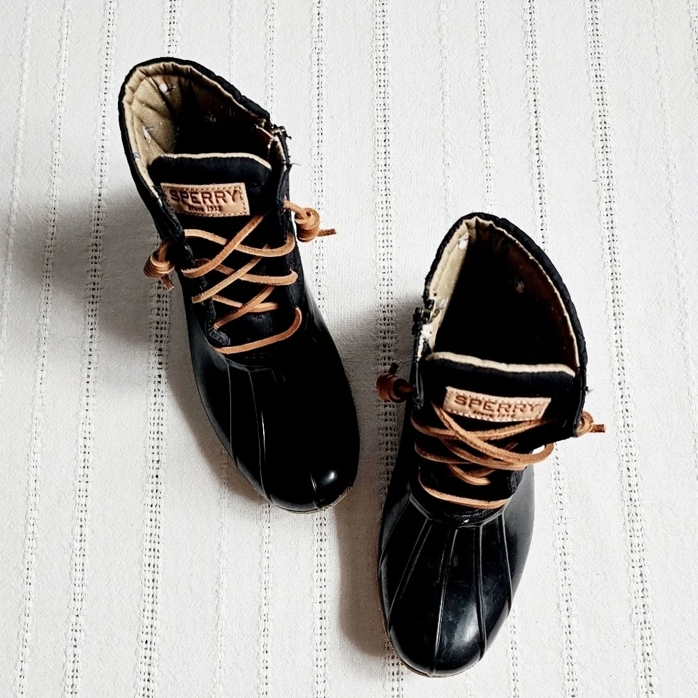 Sperry Top-Sider Saltwater Quilted Duck Boot Rain Shoes Black Leather Laces 6.5